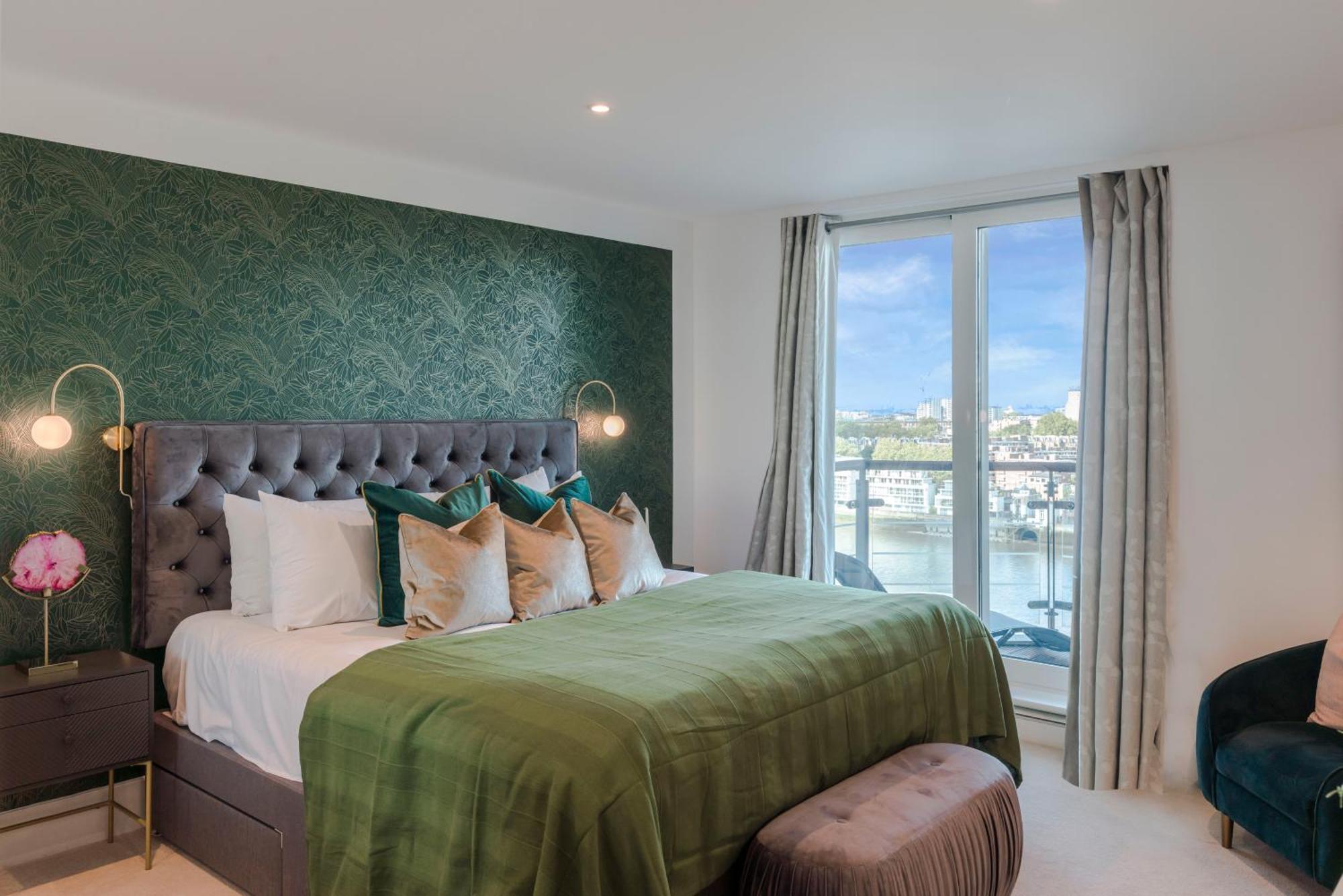Best Thames View In Town! Large Luxxe Nomad Design Family Home London Room photo